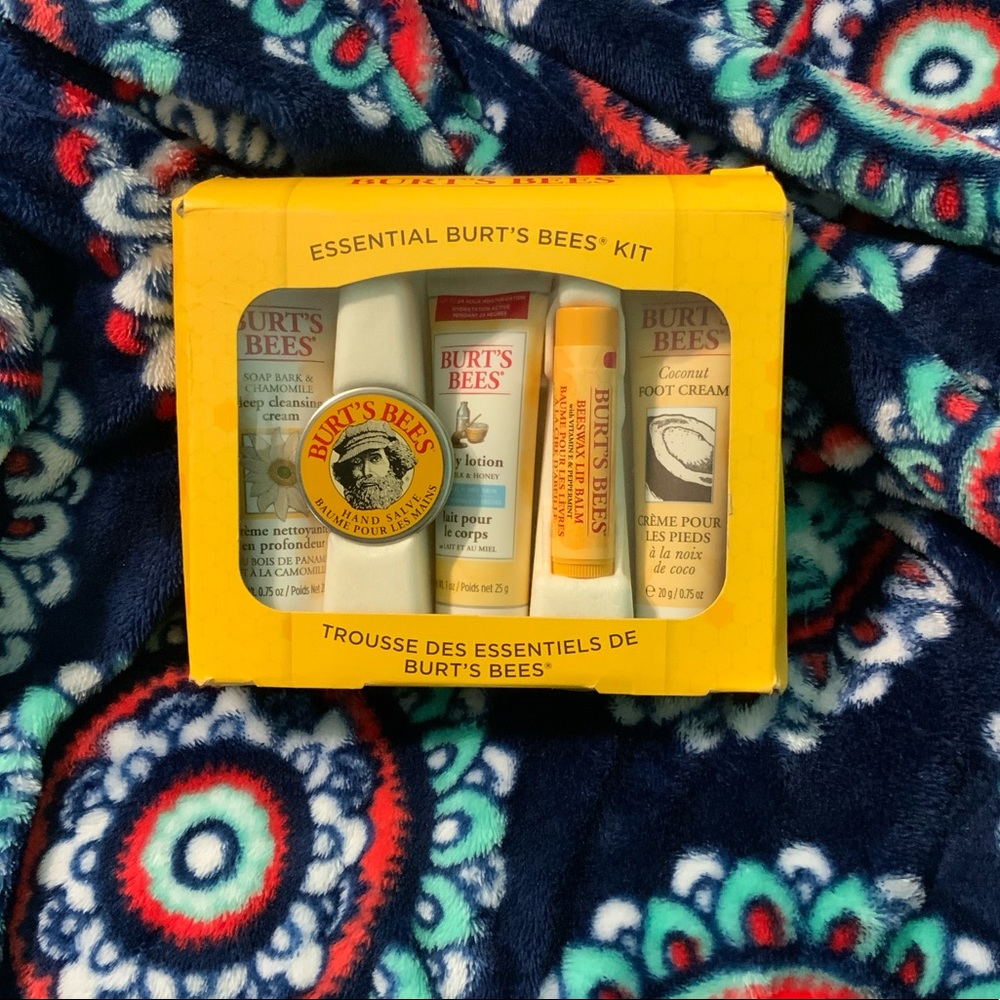 Essential Burt’s Bees kit
